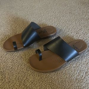 Black Sandles